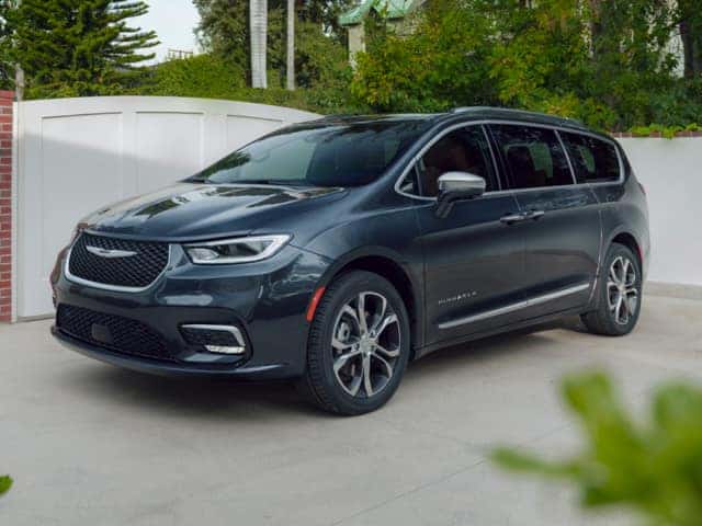 What Kind of Minivans Does Chrysler Have?