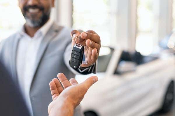 Should You Buy or Lease a New Car in 2023?