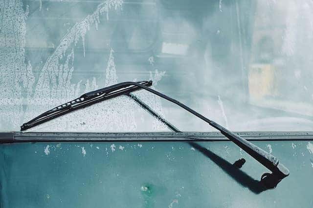 How to Replace Windshield Wiper Blades: Step-by-Step Guide