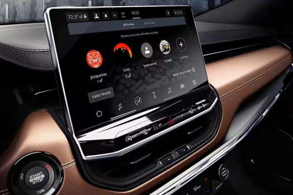 2024 Jeep Compass Latitude Interior